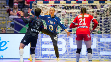 Норвежката вратарка Катрине Лунде отрази няколко 7-метрови наказателни удари на Южна Корея.