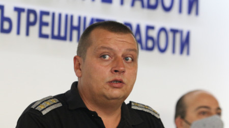 Комисар Тони Тодоров от “Охранителна полиция” даде брифинг в СДВР. 