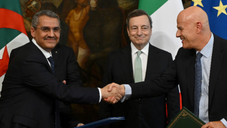Италианският енергиен гигант Ени подписа меморандум за сътрудничество с алжирската