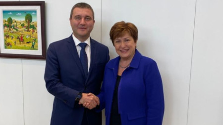 Министърът на финансите Владислав Горанов и новият управляващ директор на МВФ Кристалина Георгиева на срещата им във Вашингтон.