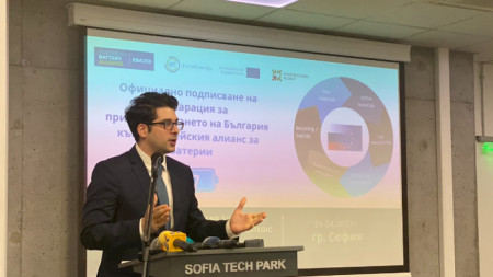 Вицепремиерът Атанас Пеканов в София Тех парк на събитието за присъединяване на България към Европейския алианс за батерии - 24 април 2023 г.