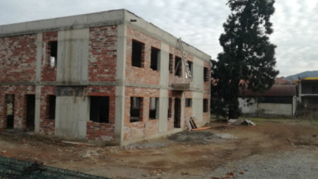 Новия спешен център в Кюстендил е изграден до груб строеж