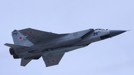 Изтребител МиГ-31
