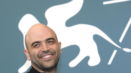 Писателят Роберто Савиано отправи призива си на международния филмов фестивал във Венеция. 