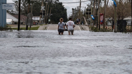 Наводнение в Нарко, щата Луизиана, причинено от валежи, съпътстващи Айда.