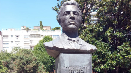 Busti monument i Vasill Levskit në Buenos Ajres, Argjentinë