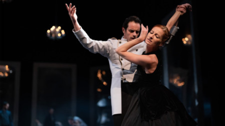 La danseuse étoile Marta Pétkova et le soliste Nikola Hadjitanev dans le sepctacle de l'Opéra de Plovdiv...
