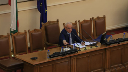 Д-р Силви Кирилов открива тържественото заседание