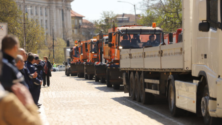 Road workers blocked roads in protests over unpaid 18.5m euros last week. The authorities were unable to pay for past road work due to a 2021 decision by a caretaker government and construction companies refused to do any work before they are paid. 