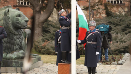 Hoisting of the national flag at the Monument to the Unknown Soldier
