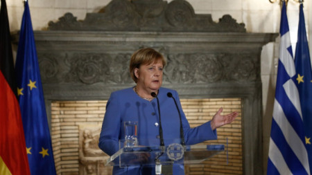 Визитата на германския канцлер Ангела Меркел в Атина премина с