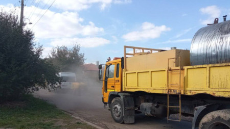 Четири улици бяха изкърпени в село Сенокос в рамките на седмица, съобщи кметът Кра­си­мир Геор­гиев. Към пла­ни­ра­ни­те три ули­ци - 