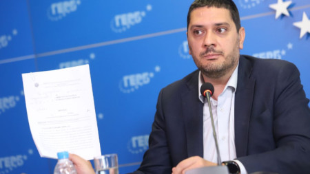 Партия ГЕРБ настоя президентът Румен Радев да отстрани незабавно директора