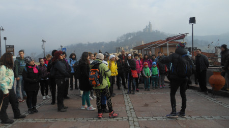 Великотърновци започнаха новата година с пешеходен туризъм