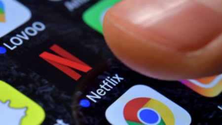 Акциите на Netflix се сриват с над 25 преди старта