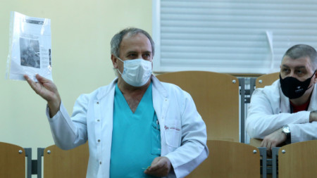 В Александровска болница се проведе пресконференция, на която бяха обсъдени въпроси, свързани с грижата за подлежащи или претърпели бъбречна трансплантация пациенти в условията на Covid епидемия. 12 ноември 2020 г.