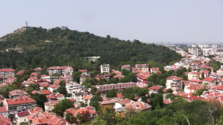 Доброволци ще почистват Дановия хълм в Пловдив Това е поредна