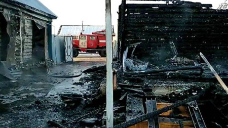 Пламъците в дома за възрастни в село Ишбулдино в република Башкортостан били потушени за три часа.