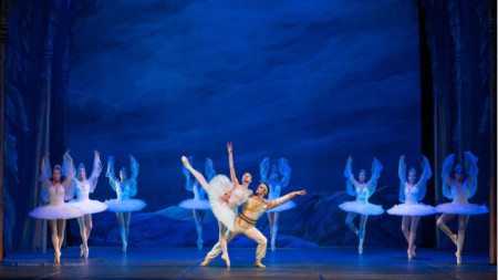 Възобновената балетна трупа на амбициозно се представя с нова постановка
