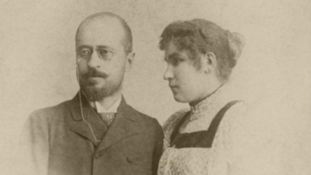 Д-р Кръстев и съпругата му Радка