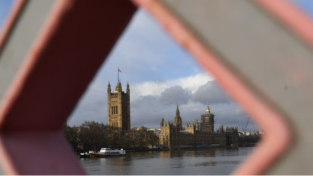 Британското правителство се готви да публикува идния вторник дългоочаквания Преглед