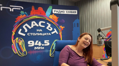 Анна Мария Въртовска гостува в студиото на Радио София с първите