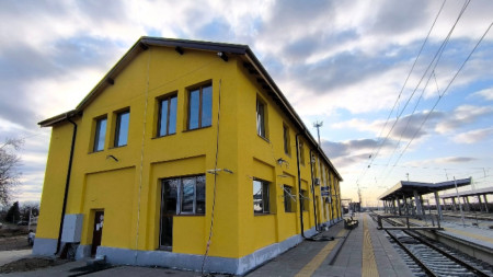 Гарата в село Зимница