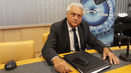 Boyko Rashkov en el estudio de Radio Nacional de Bulgaria