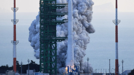 Южна Корея изстреля успешно днес първата си космическа ракета собствена