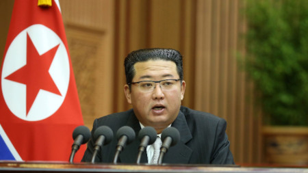 Севернокорейският лидер Ким Чен ун откри ключова среща на управляващата Работническа