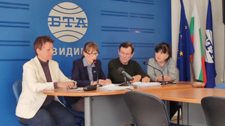 Вера Александрова (втората от ляво на дясно) е водач на листата за Видин