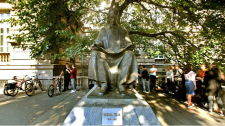 Паметникът на Тесла в Белград
