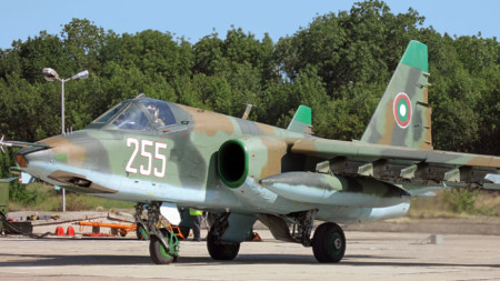 Български СУ-25 в Безмер