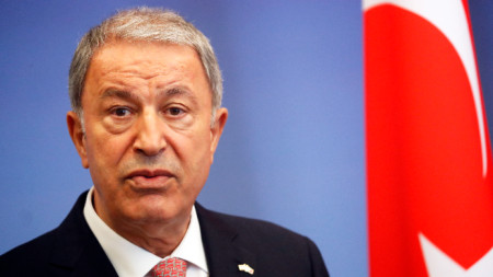 Хулуси Акар - министър на отбраната на Турция
