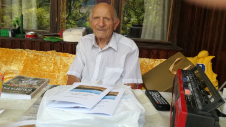 92-годишният д-р Кирил Петков не връща пациенти.