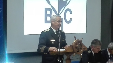 Контраадмирал Митко Петев говори на откриването на изложба за 140-годишнината на ВМС в Националния военноисторически музей.
