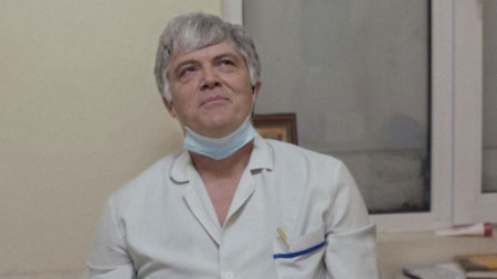 Д-р Евгени Попов