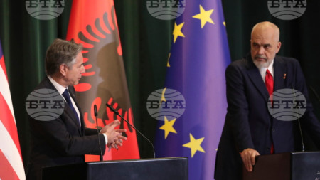 Държавният секретар на САЩ Антъни Блинкън (вляво) и министър-председателят на Албания Еди Рама - Тирана, 15 февруари 2024