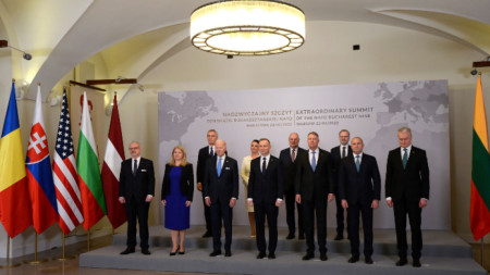 Президентите на страните от Букурещката деветка и президентът на САЩ Джо Байдън във Варшава - 22 февруари 2022