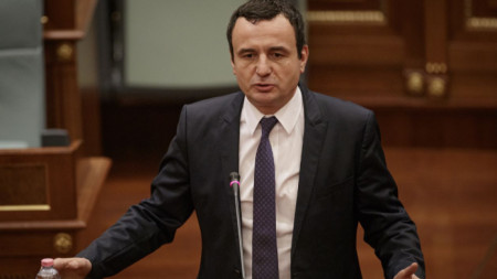 Лидерът на „Самоопределение“ Албин Курти получи мандат за сформиране на правителство.