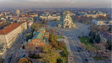 Place Saint Alexandre Nevski à Sofia avec la cathédrale éponyme