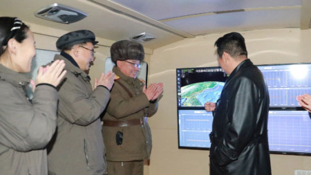 Севернокорейският лидер Ким Чен-ун е наблюдавал изпитанието