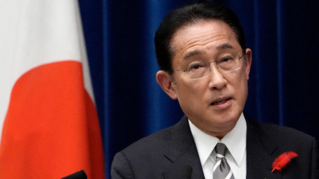 Новият премиер на Япония Фумио Кишида обяви че планираното масово