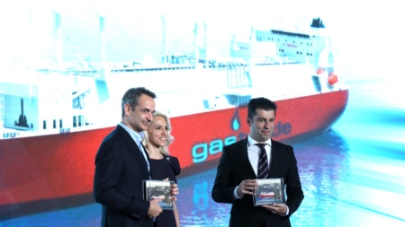 Министър-председателите на Гърция Кириакос Мицотакис (вляво) и на България Кирил Петков на откриването на терминала за втечнен газ в Александруполис - 3 май 2022 