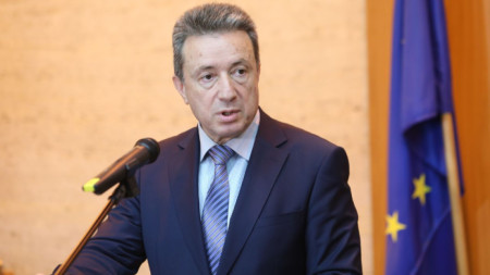 Министърът на правосъдието Янаки Стоилов на пресконференция в София, 6 юли 2021 г.