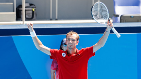 Руският тенисист Даниил Медведев е вече на четвъртфинал на олимпийския