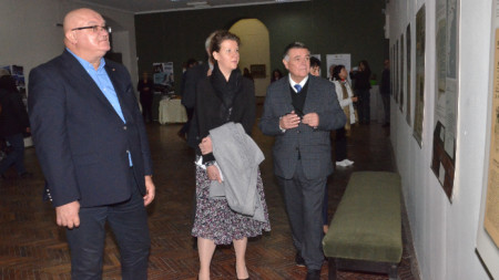 Кметът на Видин Цветан Ценков и посланикът на Република Аржентина в България Н.Пр. Алфредо Атанасоф (вдясно) откриха изложбата.