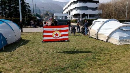 Палатковият лагер, организиран от ЦСКА София пред сградата на БФС.