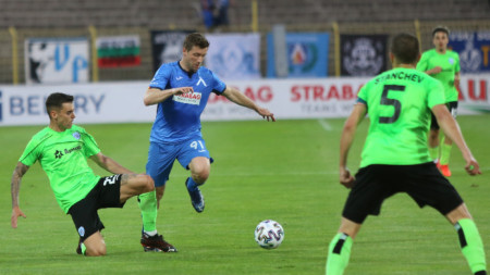 Левски победи с 2:1 Черно море във Варна