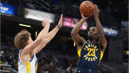 Аарън Нисмит (вдясно) записа личен рекорд за сезона с 31 точки